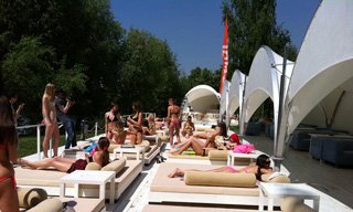 Один из модных клубов москвы Один из модных клубов москвы